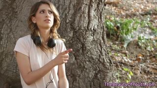 Alexa Grace fiatal cuncija forrón dörzsölődik leszbi szerelmében