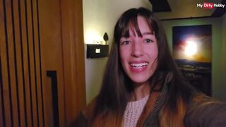 Német zsenge mostohalány orálozza apuci farkát a zuhanyban