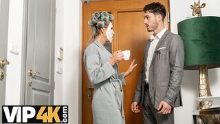 Az koros világos szőke francia mami újra csábít tini fickót