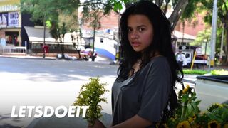 Aranyos csoki milf selena gomez mélyen dugva kolumbiai sunában