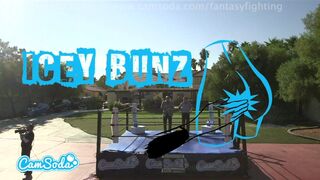Forró fantasy harc termetes cickós zsenge bombázókkal