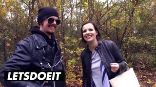 Gigantikus cicis fekete hajú német kis csaj felvétel a orbitális kombiban vad baszásra