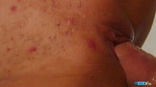 Óriási popsis vörös zsenge ugrál hardcore fészen mélytorok oboázás után