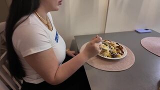 Bombázó 20 éves gádzsi megbassza magát az legelső randin